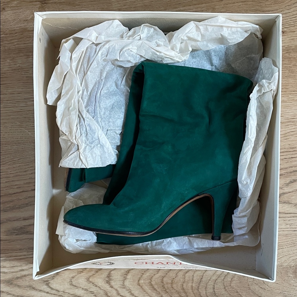 Chantal - Green suede boots